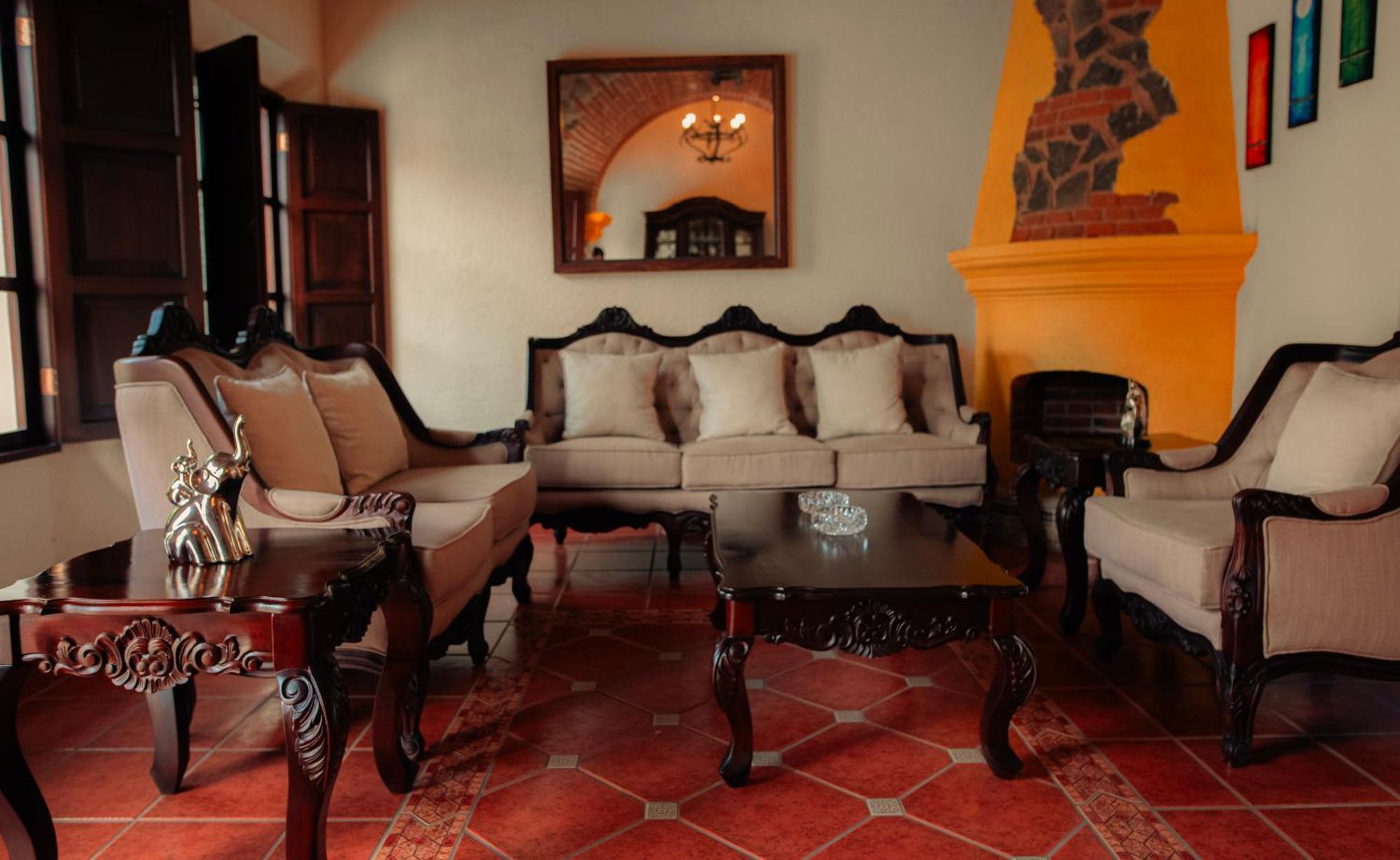 Palacio Del Conquistador San Cristóbal El Bajo 外观 照片