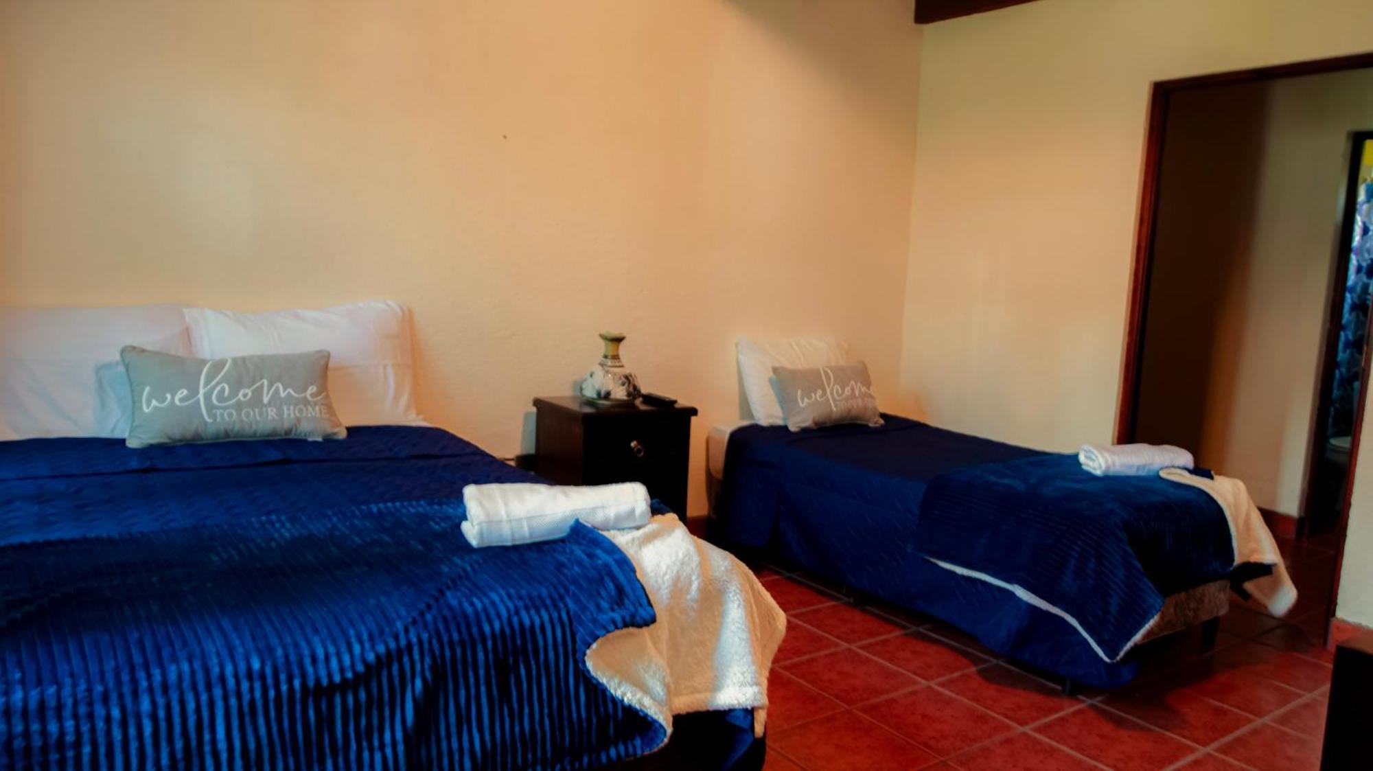 Palacio Del Conquistador San Cristóbal El Bajo 外观 照片