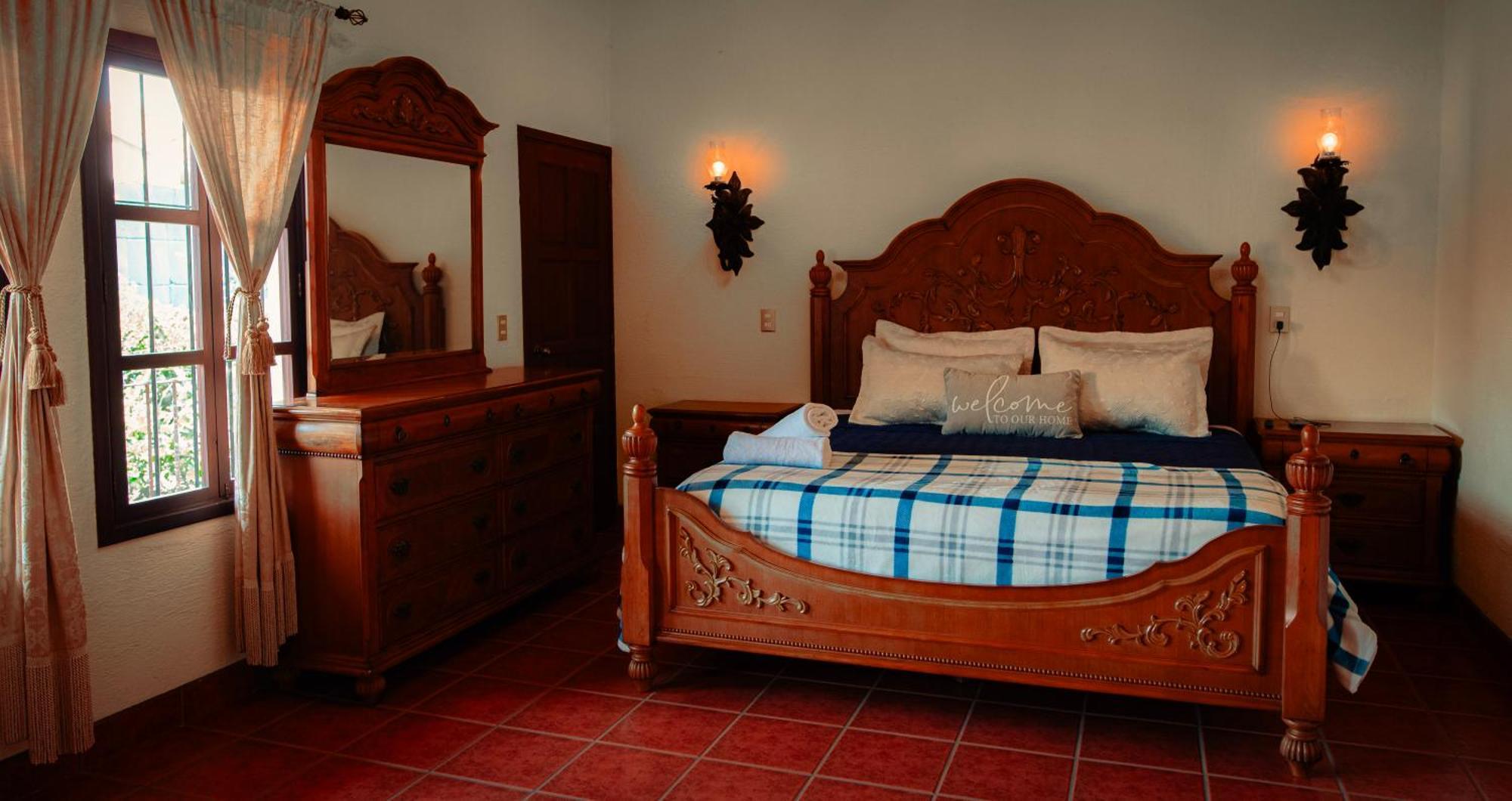 Palacio Del Conquistador San Cristóbal El Bajo 外观 照片